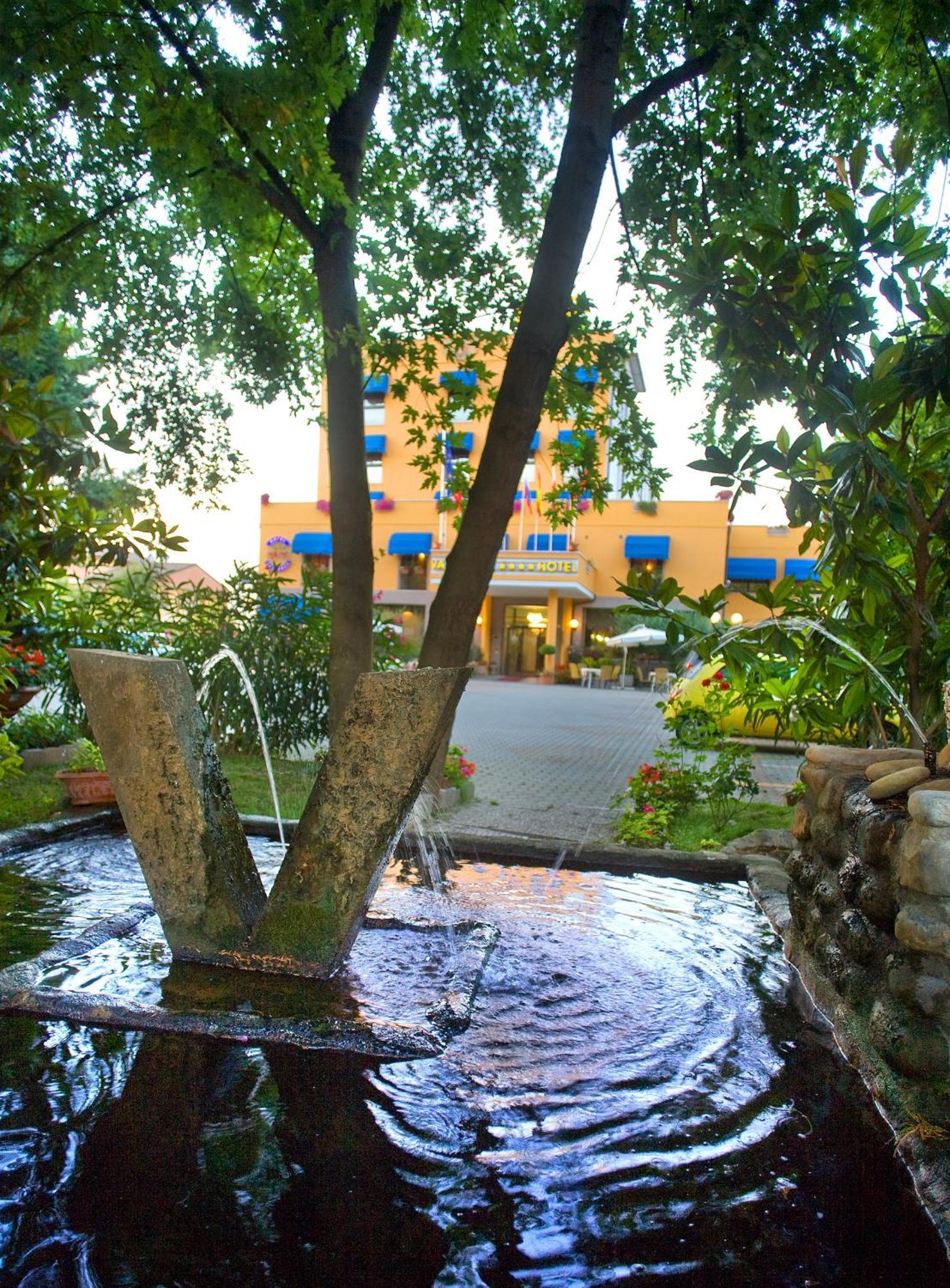 Valdenza Hotel Campegine Exteriér fotografie