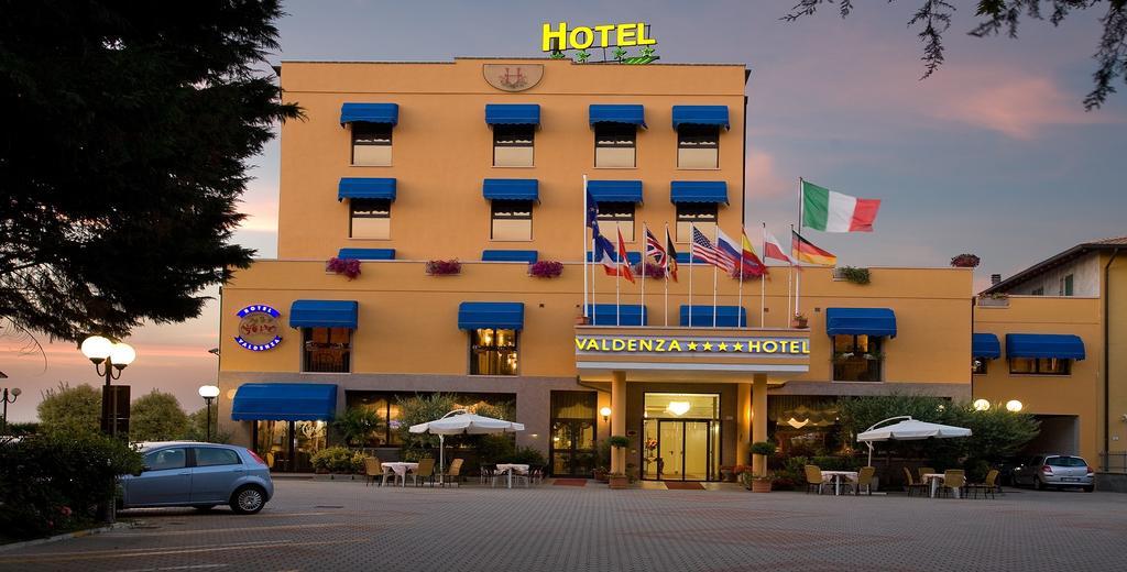 Valdenza Hotel Campegine Exteriér fotografie
